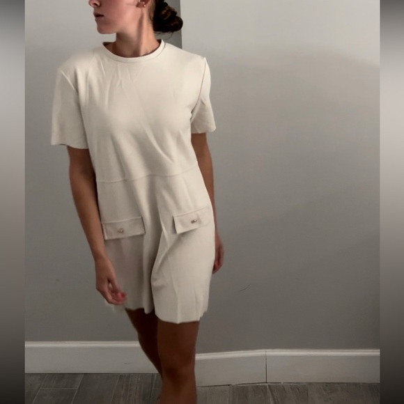 Dress - Picture 3 of 3